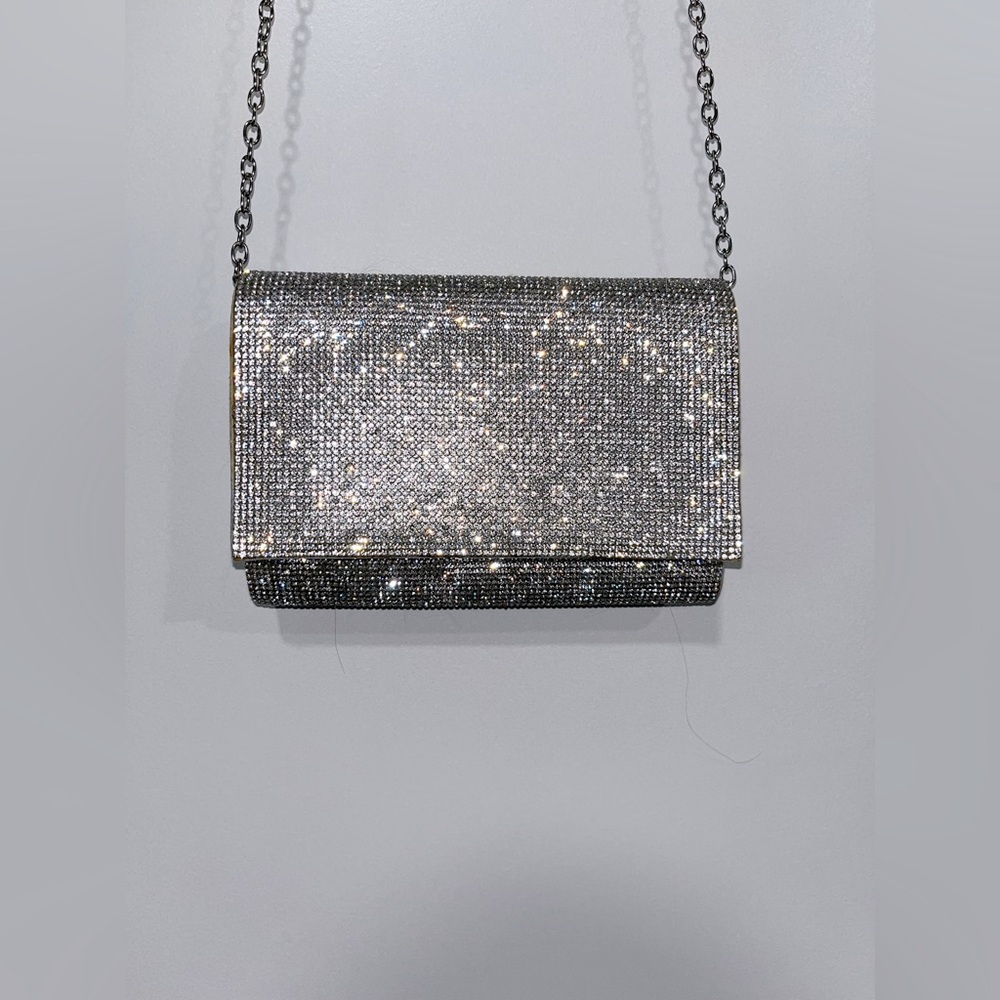 Silver rhinestone lurch bag with long silver chain